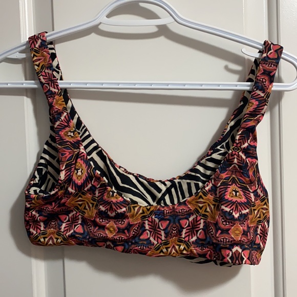 Billabong Aztec print reversible bikini top - Picture 4 of 5